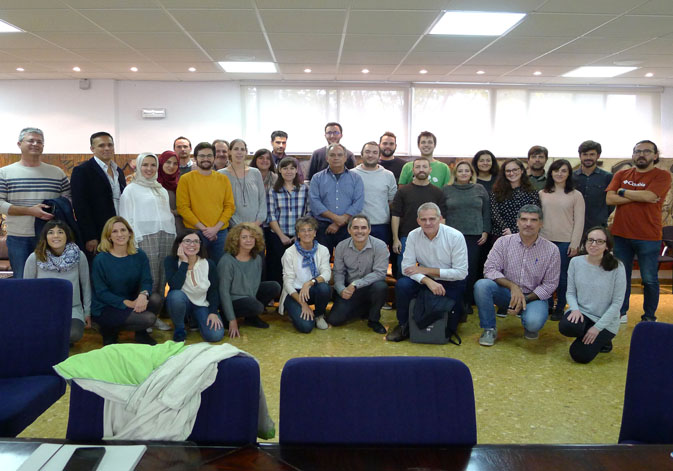 Persones que integren la Unitat Mixta de Gestió Biotecnològica de Plagues (UMGBP) de la Universitat de València i de l’Institut Valencià d’Investigacions Agràries.